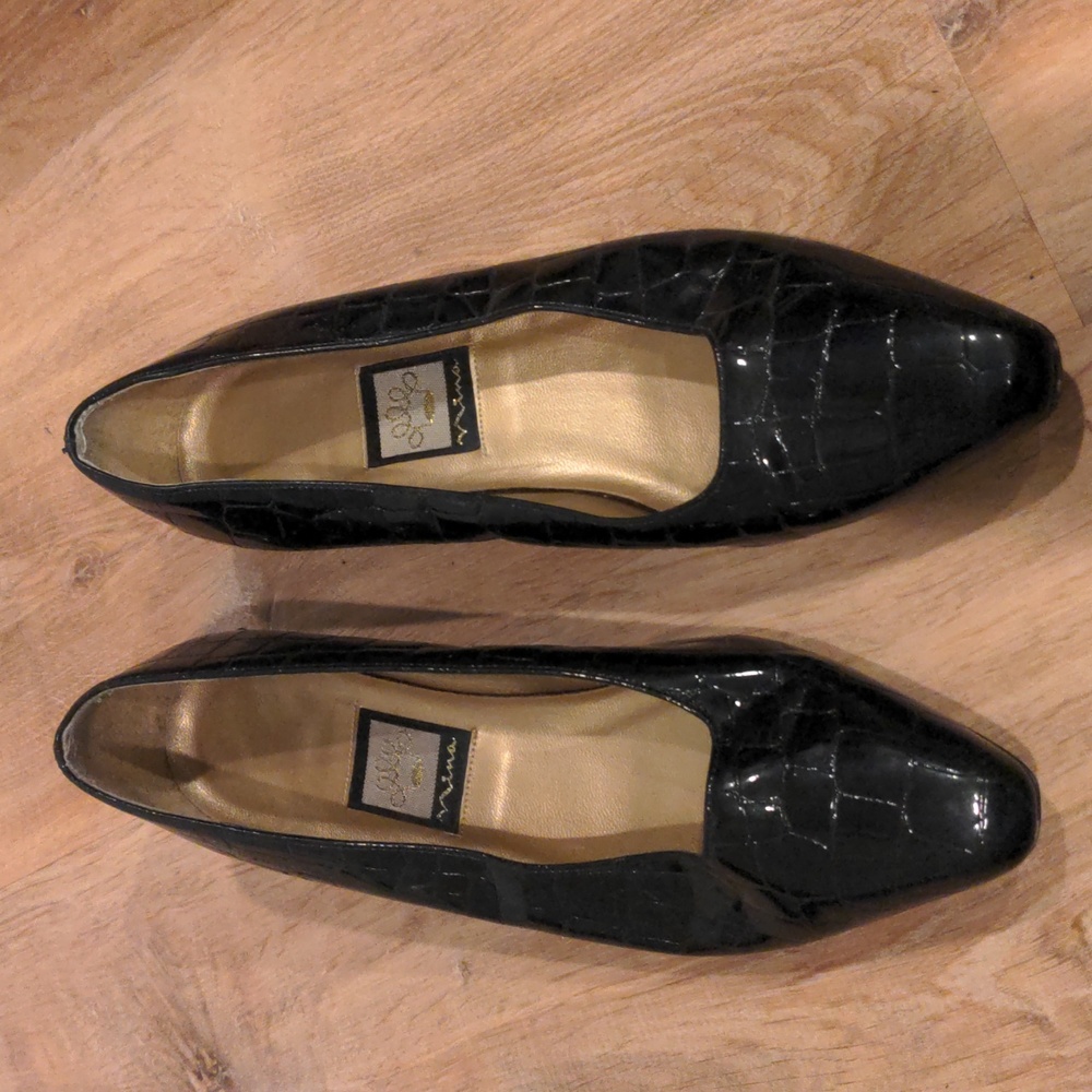 Crocodile pattern black flats size 7.5